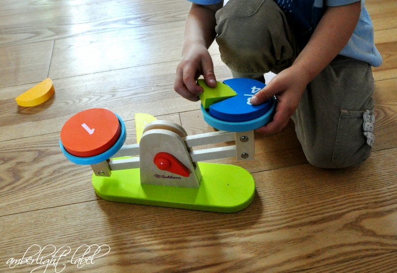 Eichhorn/Baby- &amp; Kleinkindspielzeug:Holzwaage von Eichorn