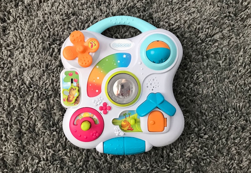 Smoby/Baby- &amp; Kleinkindspielzeug:Cotoons 2 in 1 Activity Tafel